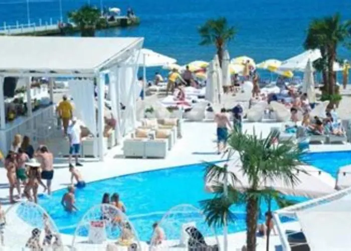 Apartmán аркадия новые жк родос Black Sea